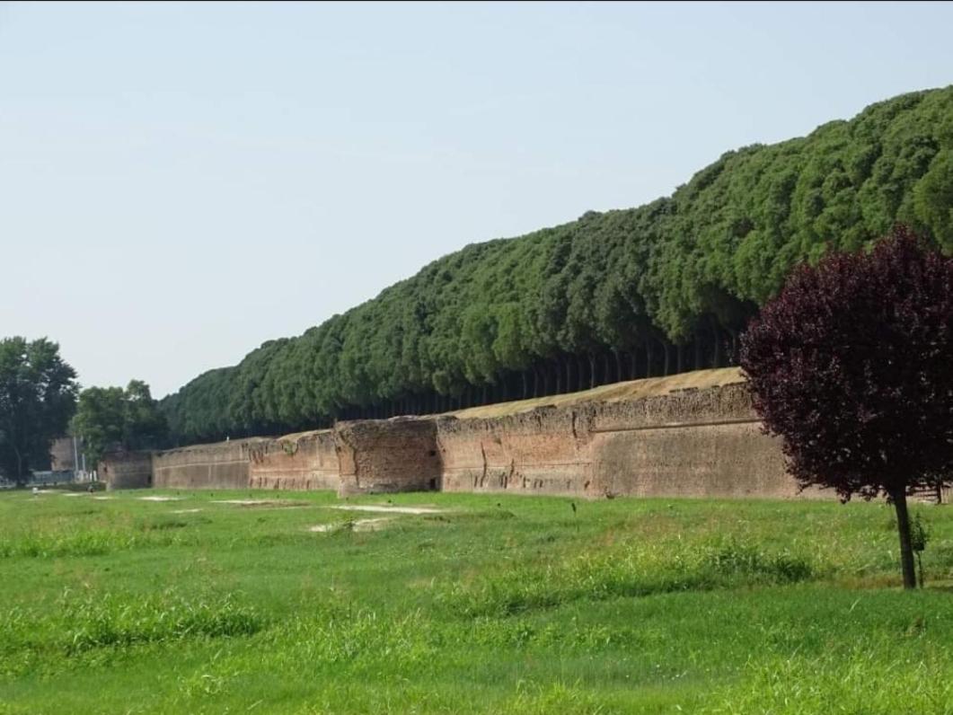 Zen Room Ferrara Luaran gambar